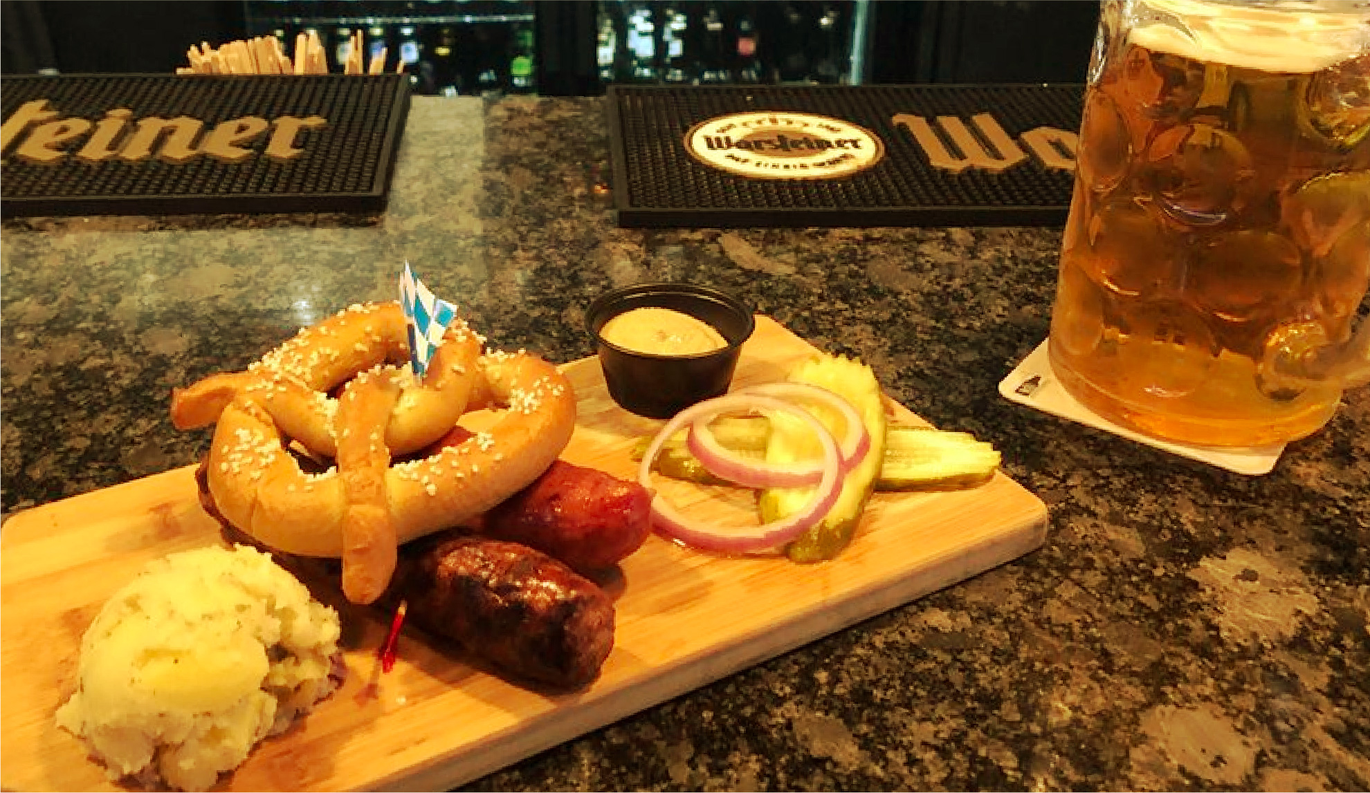 San Antonio's River Walk - Top 5 Best Eats - Brews & Clues - Bar Crawl